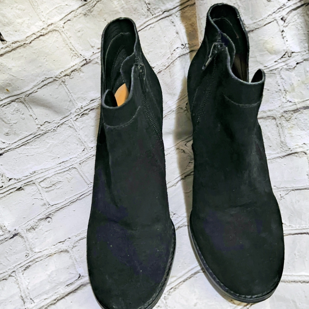 Lucky Black Suede Women's Ankle Wedge Boots YABBA 7.5